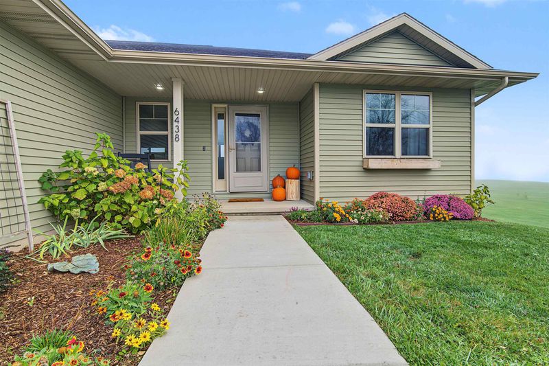 6438 Main St, Abrams, WI 54101