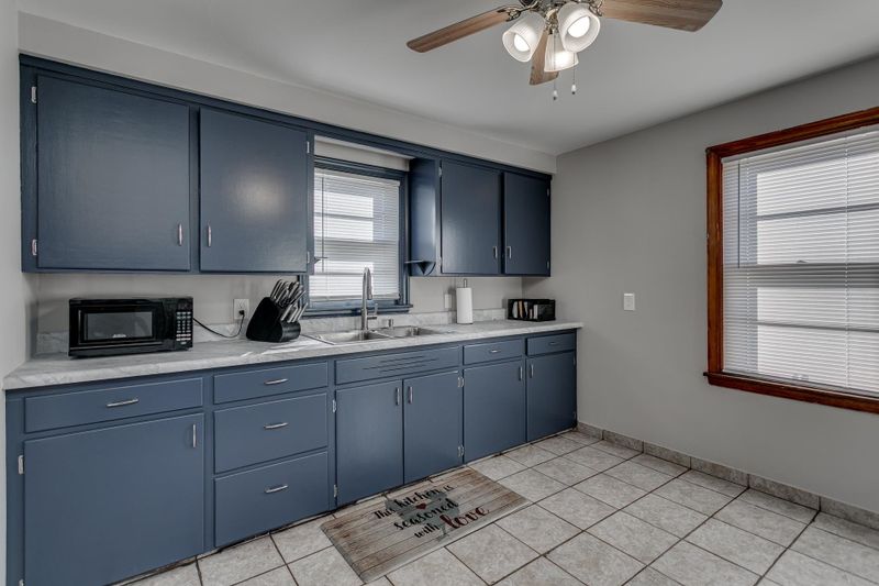 823 Martin St, Menasha, WI 54952