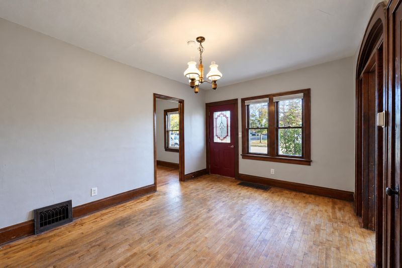 223 E Franklin Ave, Neenah, WI 54956