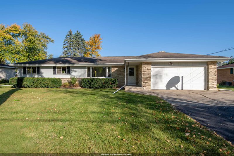 2966 Sheldon Dr, Oshkosh, WI 54904