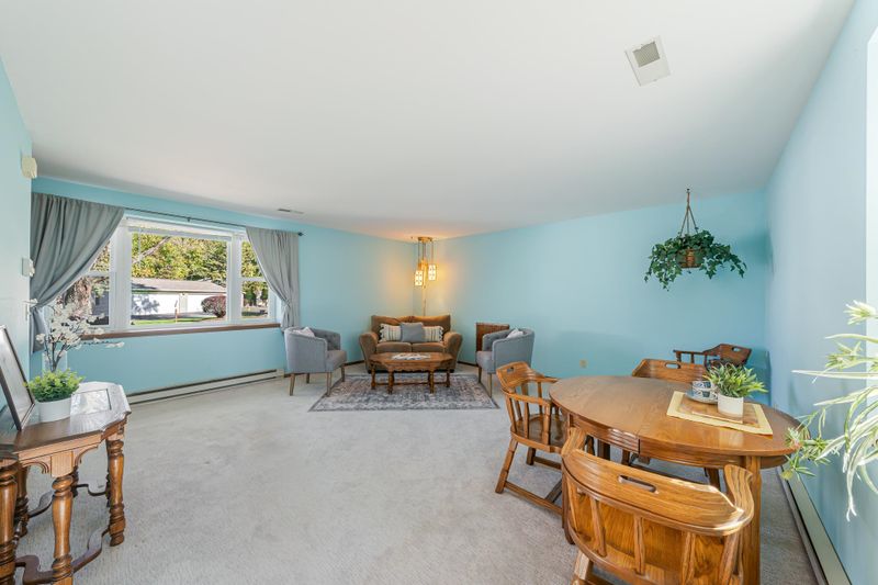1025 S West Ct #C, Appleton, WI 54915