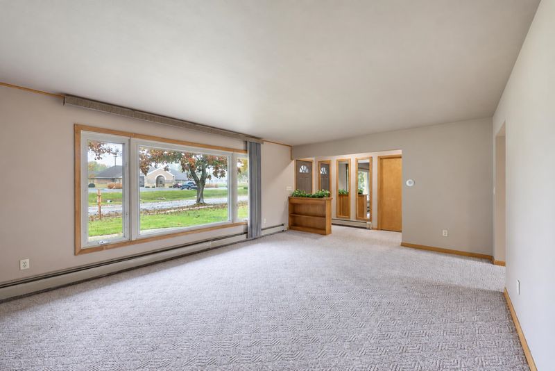 824 Parker Ave, Algoma, WI 54201-1952