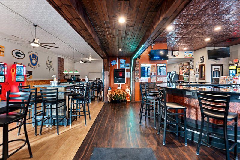 1215 S Main St, Gresham, WI 54128-0000
