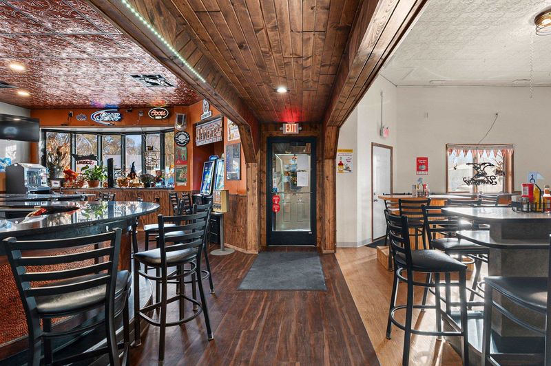 1215 S Main St, Gresham, WI 54128-0000