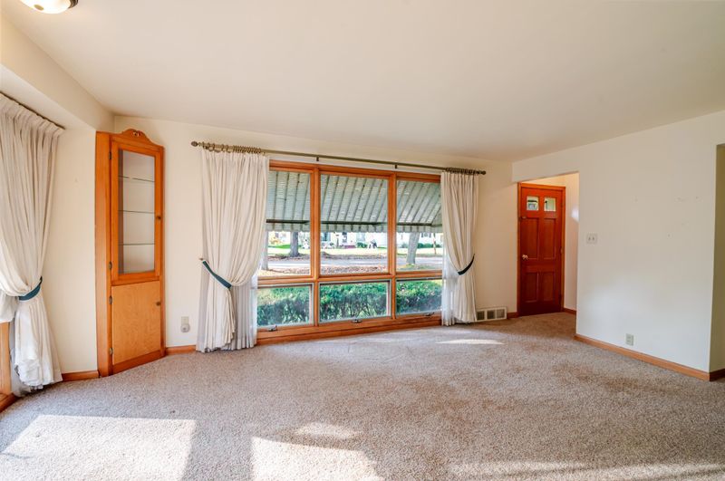 830 Winford Ave, Green Bay, WI 54303