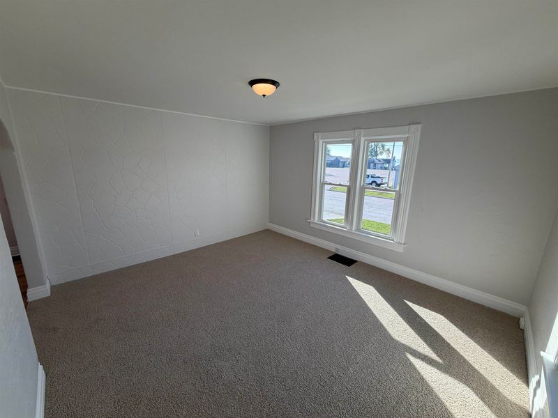 616 Bay Shore Dr, Oshkosh, WI 54901-5217