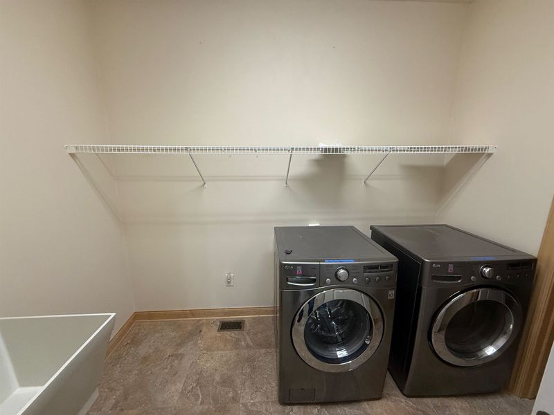 2475 E Glenhurst Ln, Appleton, WI 54913