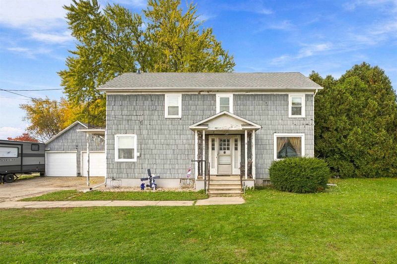 109 N 8th St, Hilbert, WI 54129