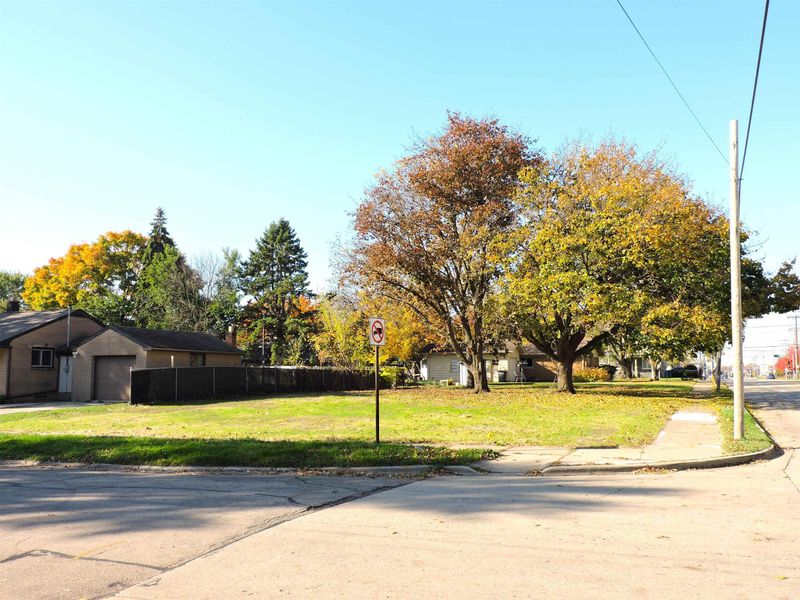 1739 Mt Vernon St, Oshkosh, WI 54901