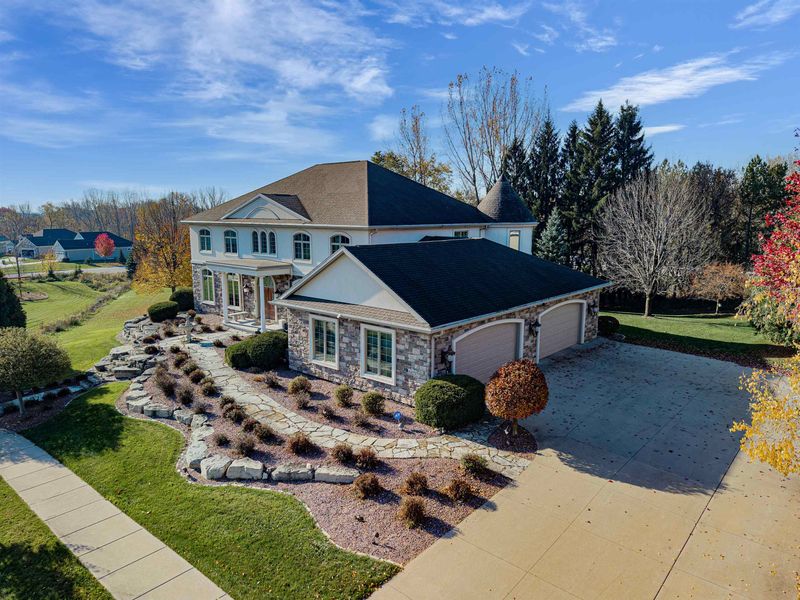 6425 N Smoketree Ps, Appleton, WI 54913-7836