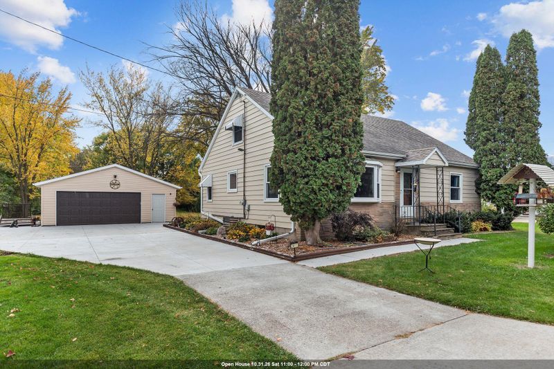 2811 Witzel Ave, Oshkosh, WI 54904