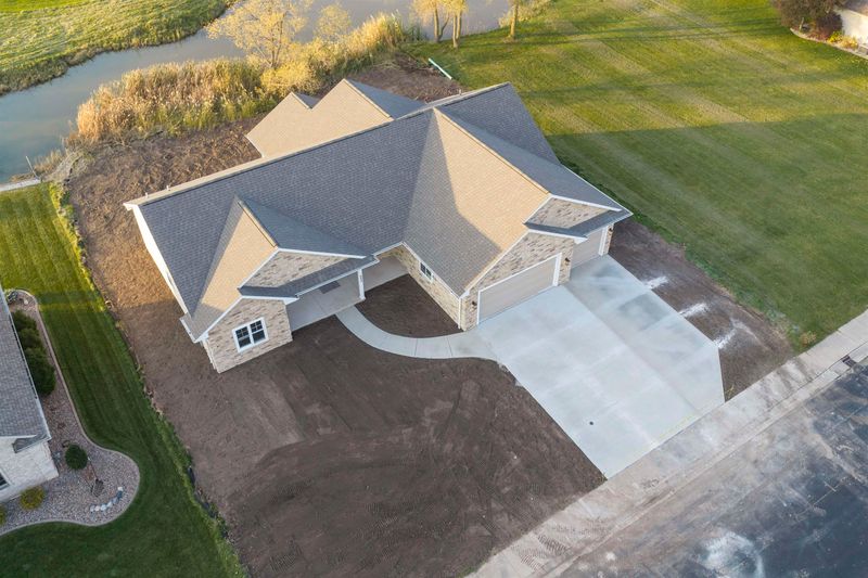 550 Royal St Pats Dr, Wrightstown, WI 54180