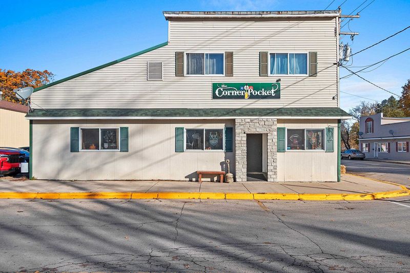 203 Green Bay Ave, Oconto Falls, WI 54154