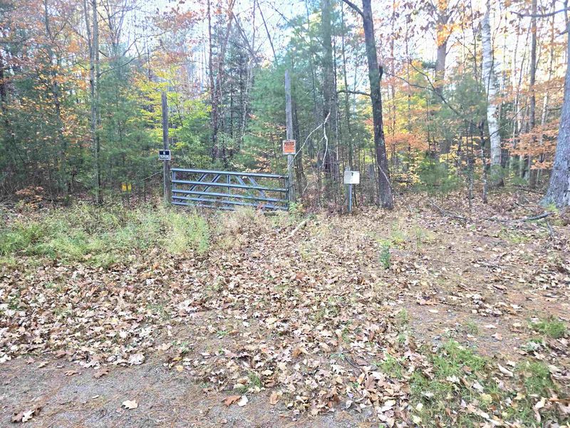 11270 N Mayer Ln, Suring, WI 54174