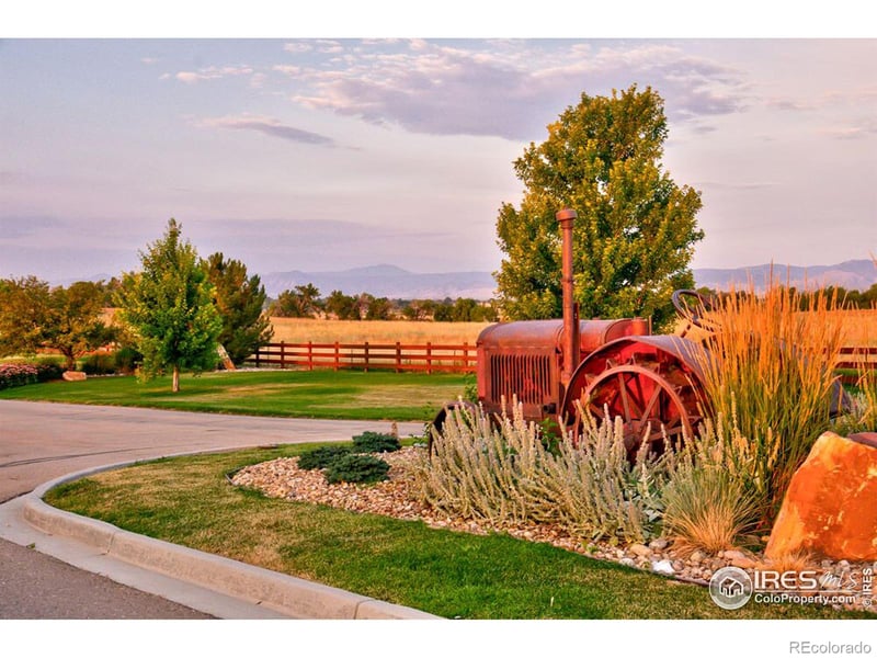 12924 Woodridge Dr, Longmont, CO 80504
