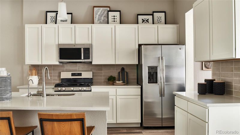 6611 N Ceylon St, Denver, CO 80249
