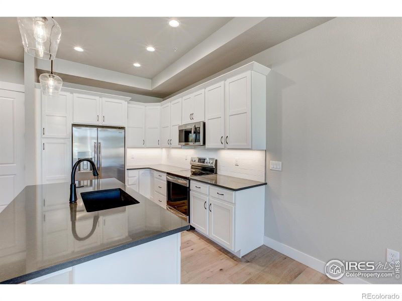 178 High Point Dr, Longmont, CO 80504