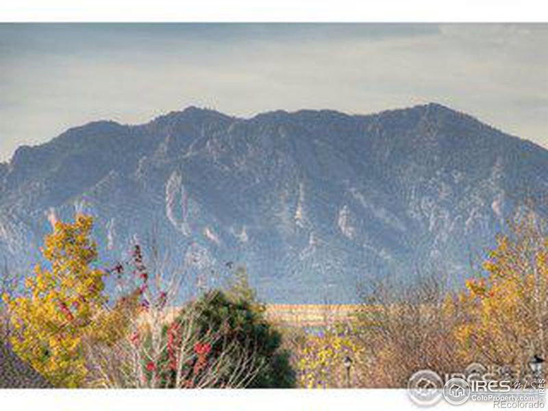 947 Saint Andrews Ln, Louisville, CO 80027