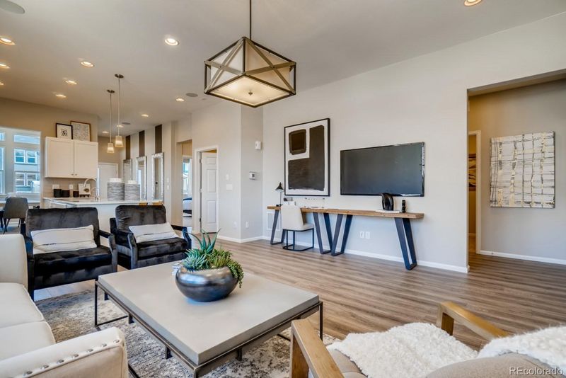 6641 N Ceylon St, Denver, CO 80249