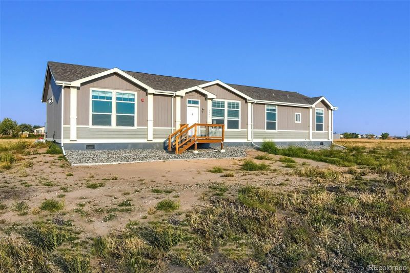 1991 Comanche Cir, Strasburg, CO 80136