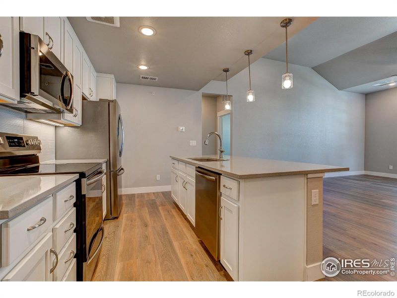 255 High Point Dr #205, Longmont, CO 80504
