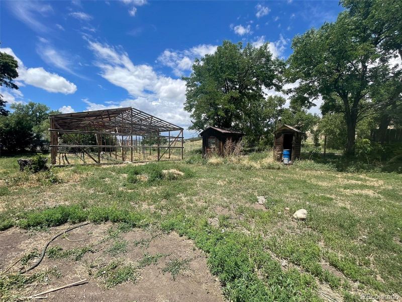 925 W 6th St, Walsenburg, CO 81089