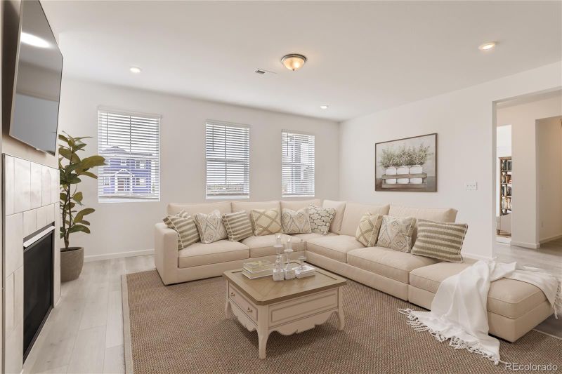 55087 E 31st Ave, Strasburg, CO 80136