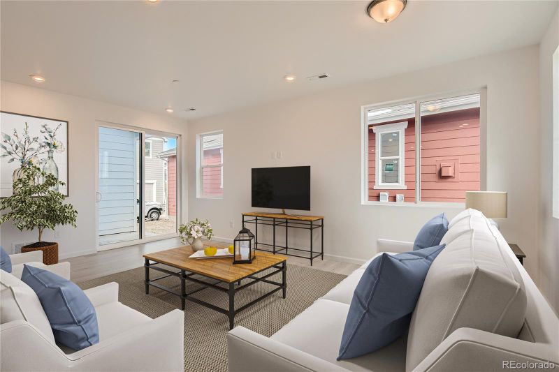 55179 E 31st Ave, Strasburg, CO 80136