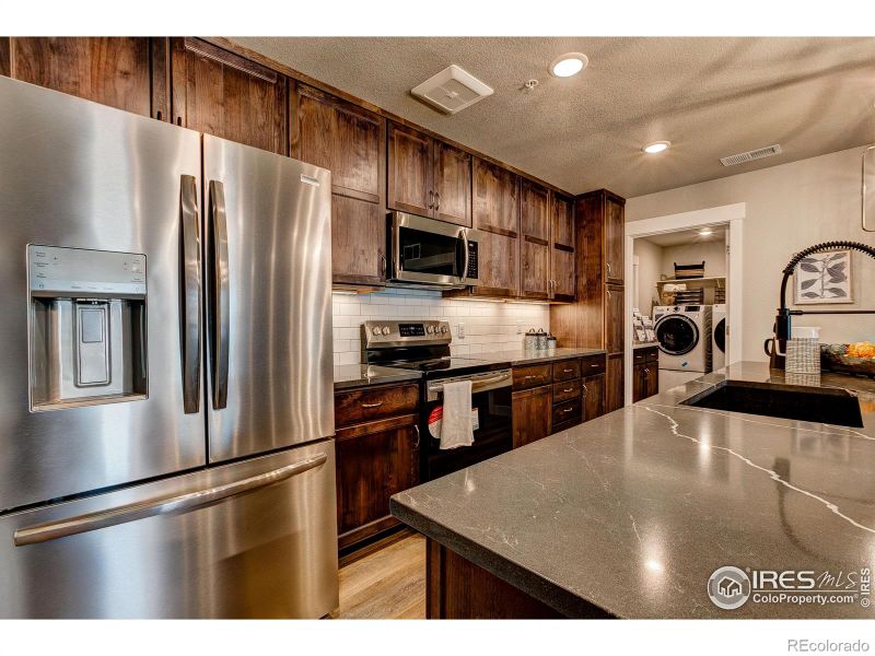 285 High Point Dr #104, Longmont, CO 80504