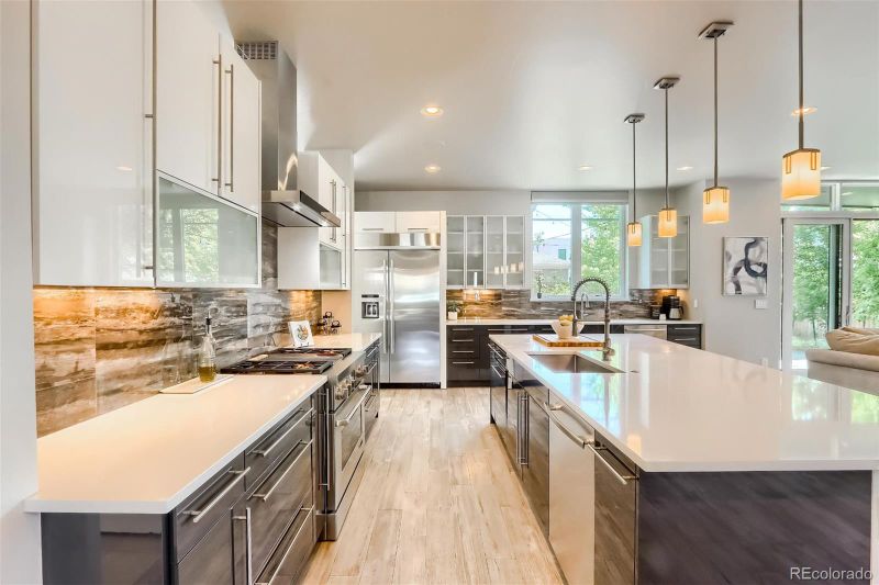 1606 S Cook St, Denver, CO 80210