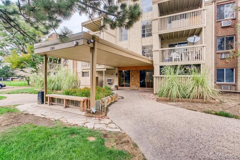 1300 S Parker Rd #202, Denver, CO 80231