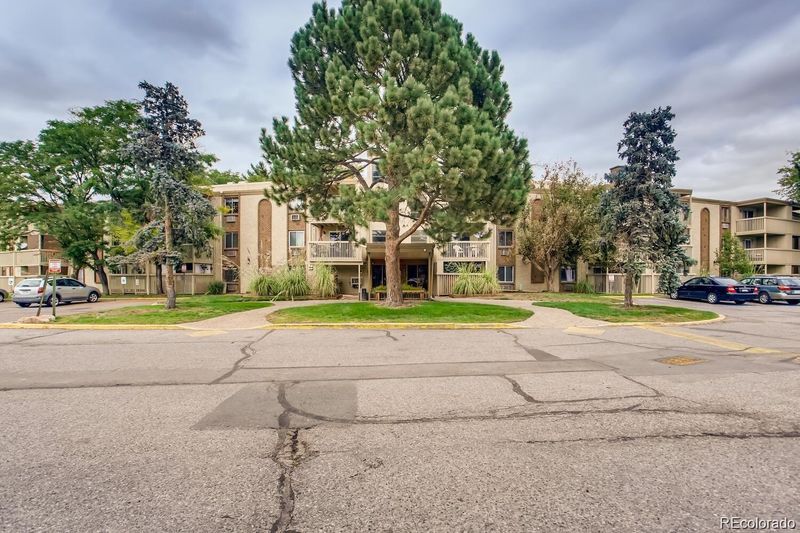 1300 S Parker Rd #202, Denver, CO 80231