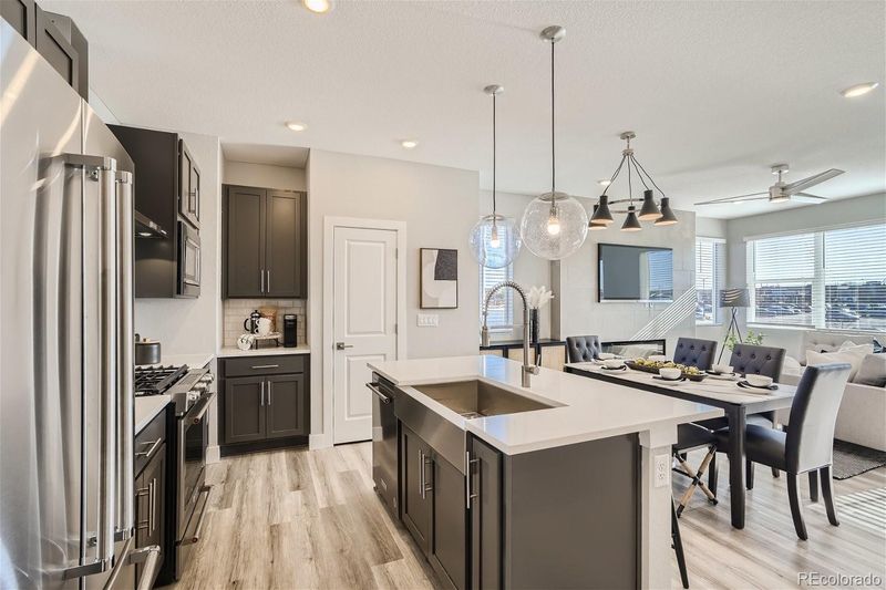 334 N Geneva St, Aurora, CO 80010