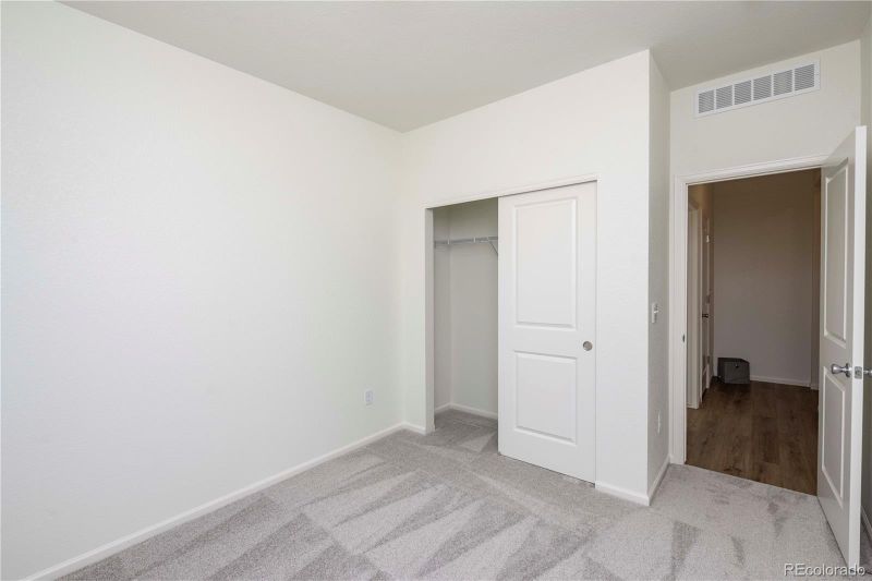 5941 N Liverpool Ct, Aurora, CO 80019