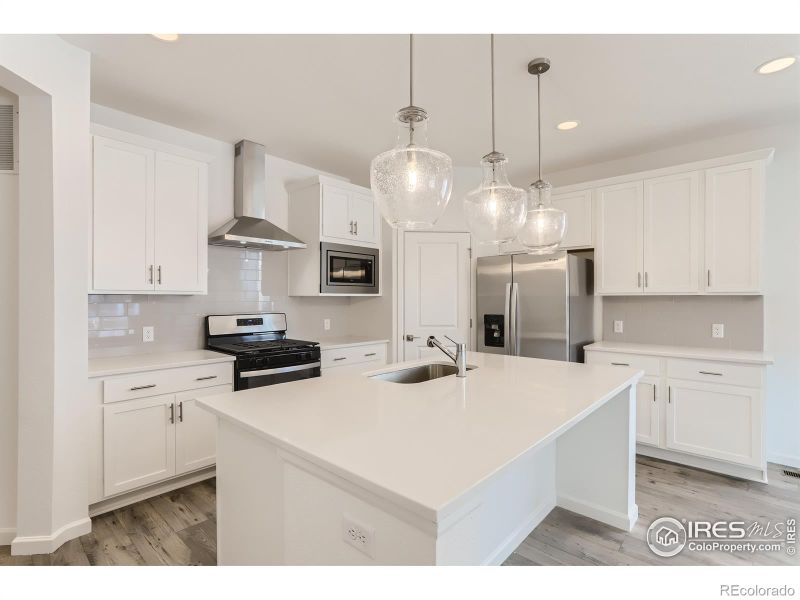 2924 South Flat Cir, Longmont, CO 80503