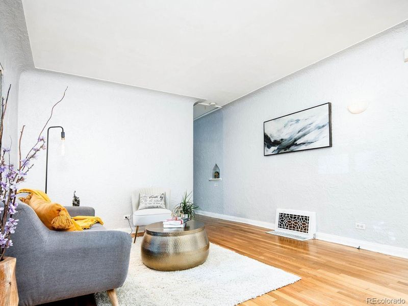 1064 Madison St, Denver, CO 80206