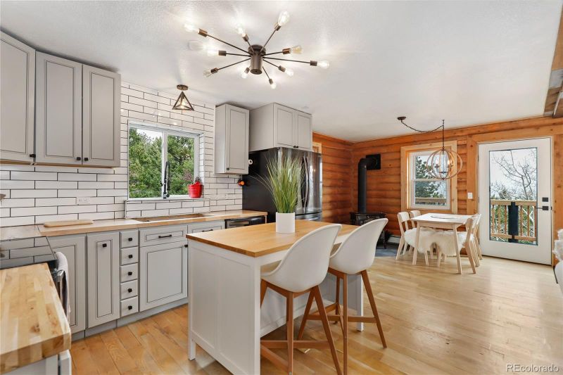 11578 Overlook Rd, Golden, CO 80403