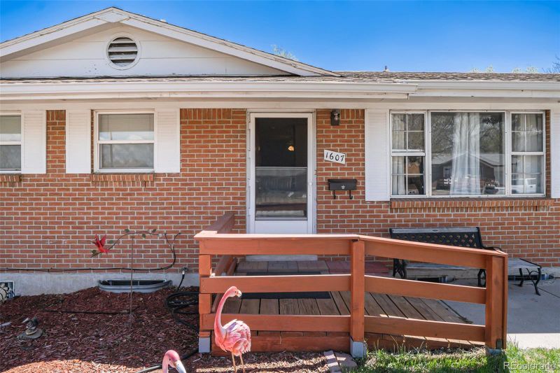 1607 Glacier Dr, Colorado Springs, CO 80910