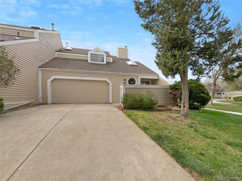 112 S Fraser Cir, Aurora, CO 80012