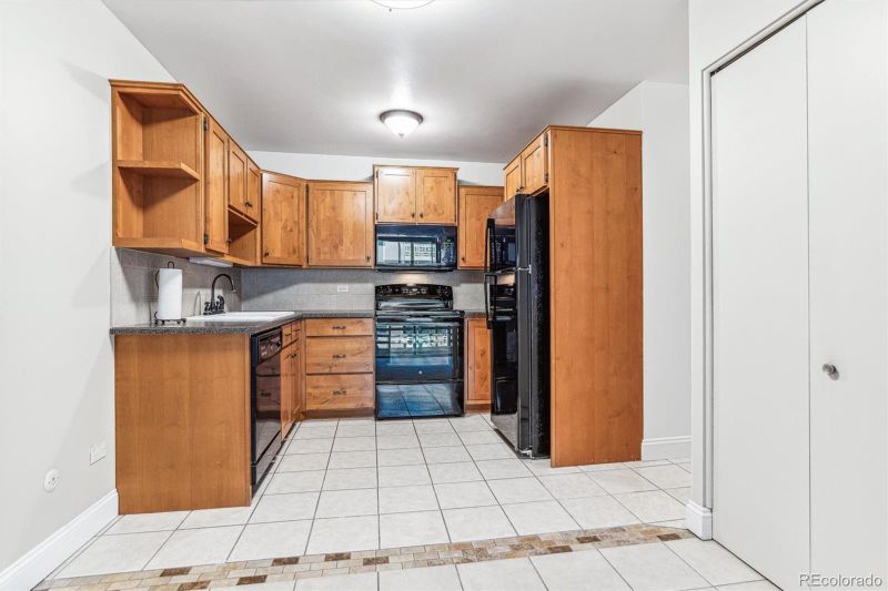 725 S Alton Way #11B, Denver, CO 80247