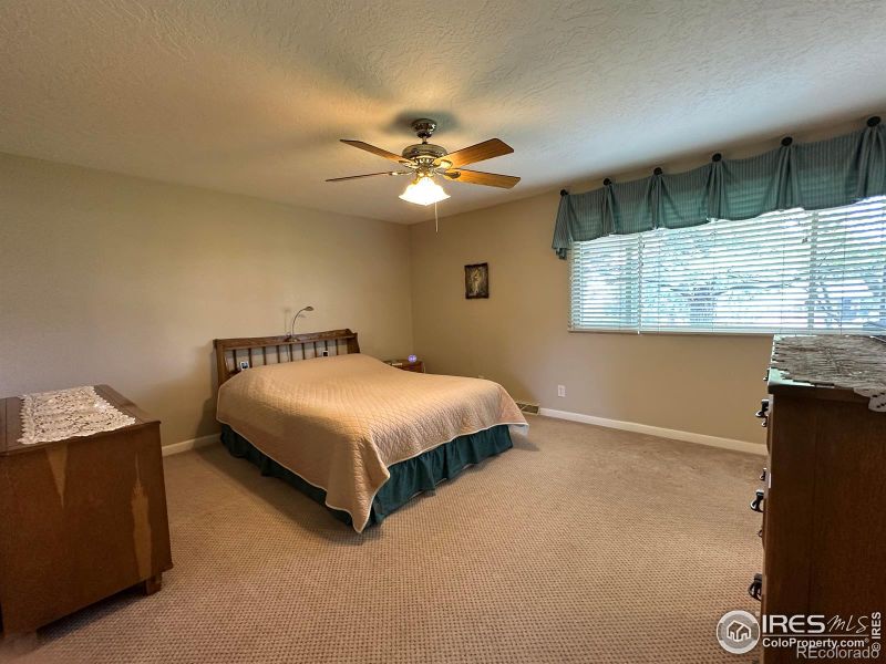 1901 Falls Ct, Loveland, CO 80538