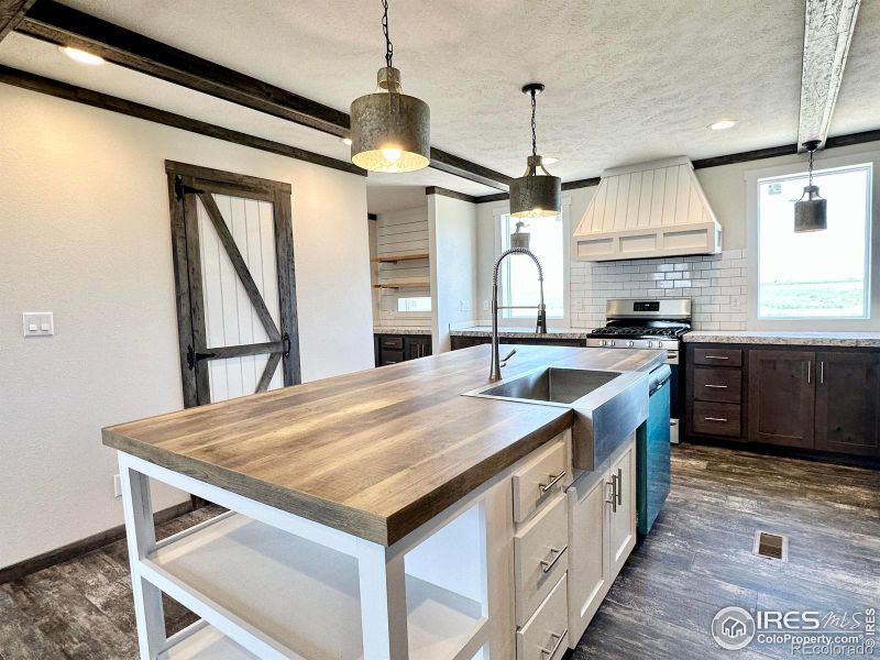 33280 County Road 6, Keenesburg, CO 80643