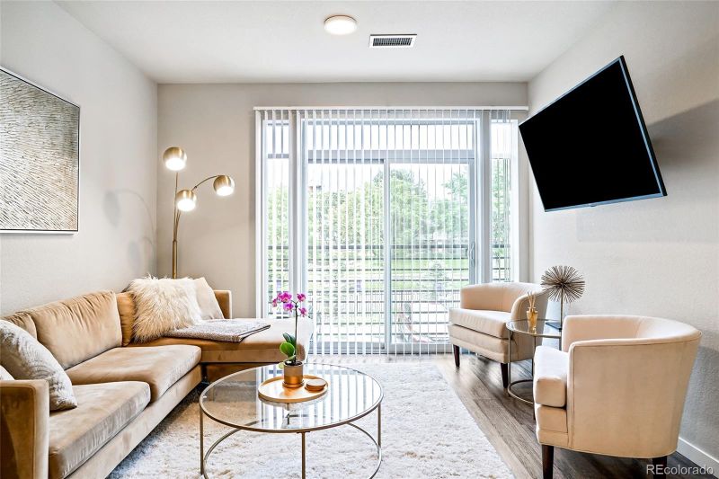 155 S Monaco Pw #212, Denver, CO 80224