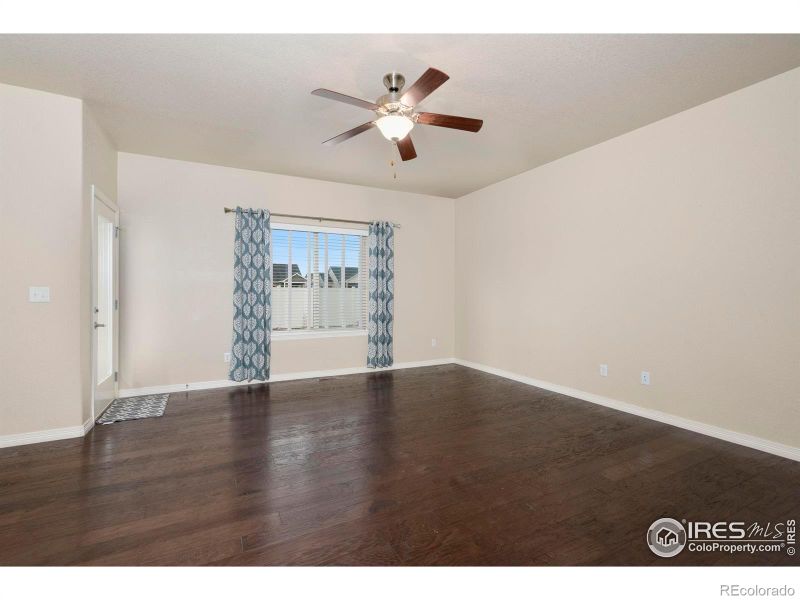 889 Shirttail Peak Dr, Windsor, CO 80550