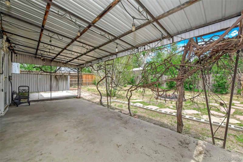 11 N Brentwood Dr, Colorado Springs, CO 80909