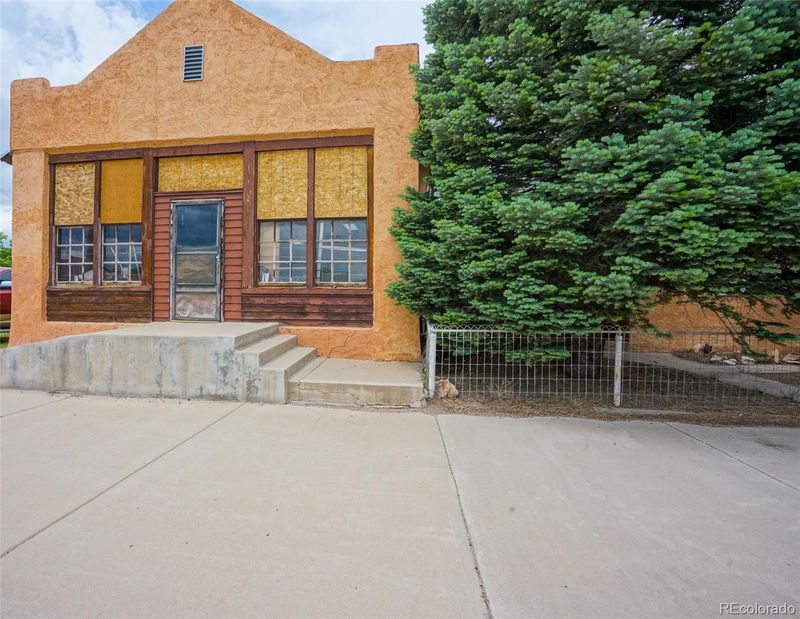 438-440 W 7th St, Walsenburg, CO 81089