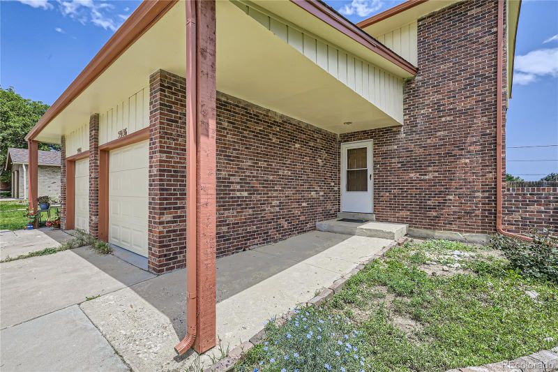 5936 Newcombe Ct, Arvada, CO 80004