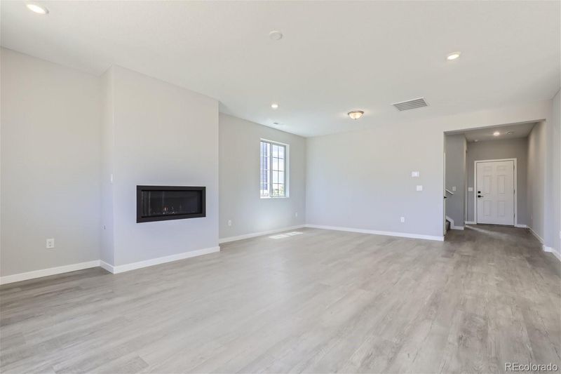 240 S Vandriver Way, Aurora, CO 80018