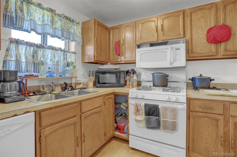 213 20th St, Kremmling, CO 80459