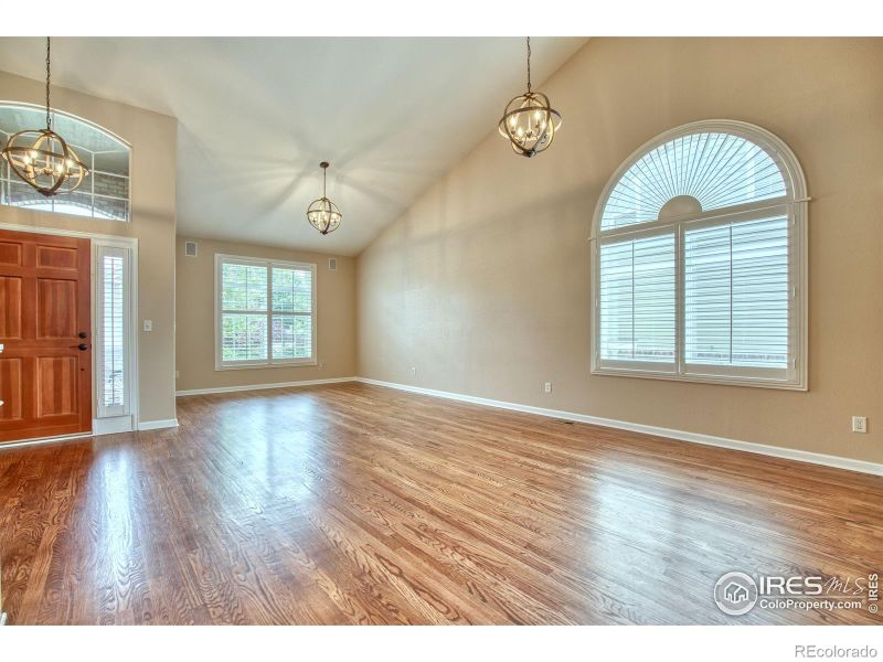 1517 Goshawk Dr, Longmont, CO 80504